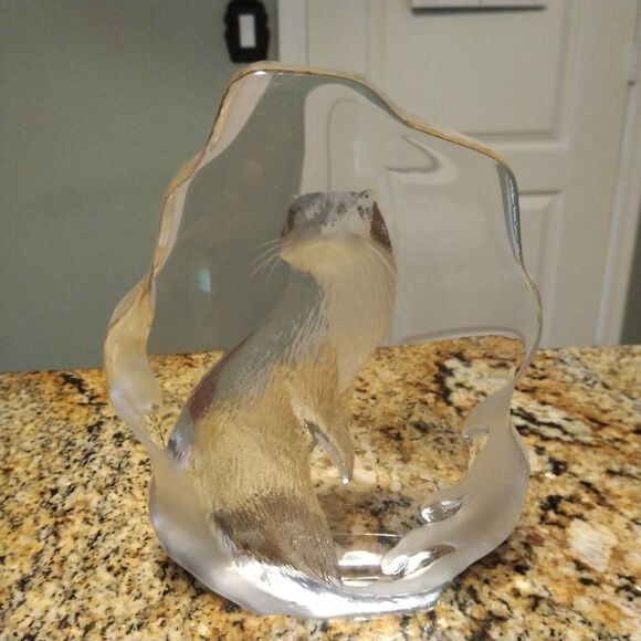 River Otter Etched Crystal Sculpture by Mats Jonasson - Picture 10 of 13